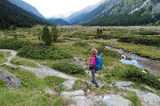 91 Il torrente glaciale si dirama e discende nella lunga Val di Roseg